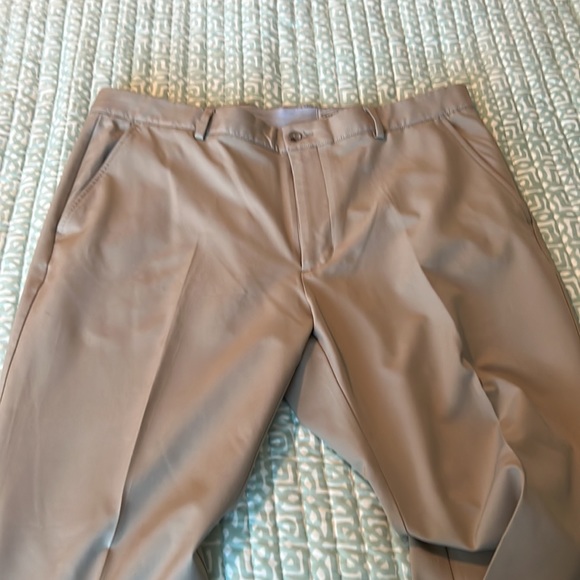 Greg Norman 36x30 khaki pants - Picture 4 of 4